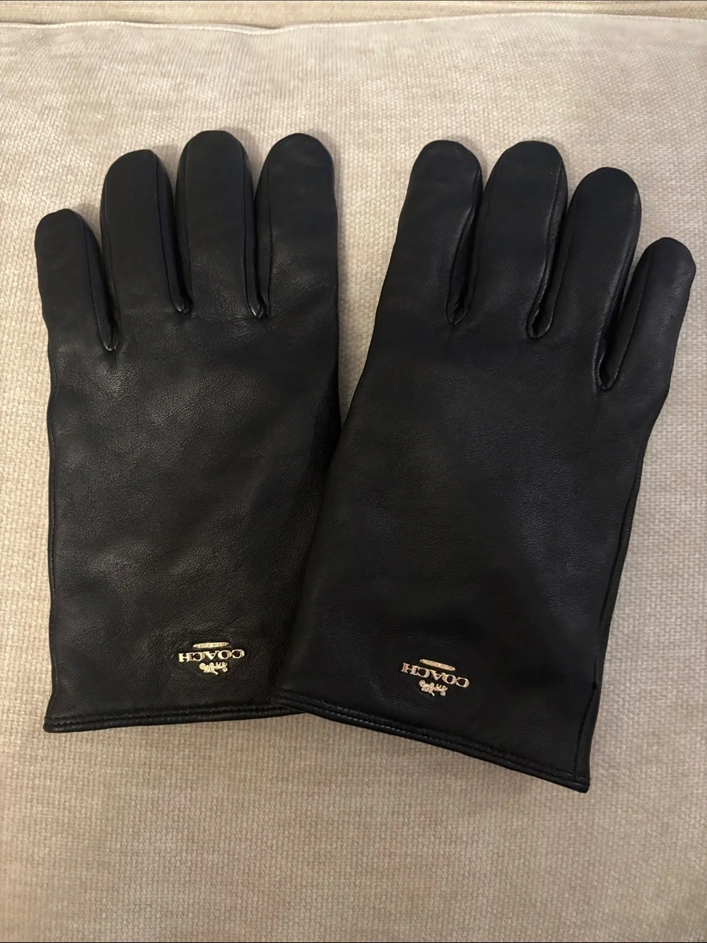 Coach Black sheep Leather women’s Gloves with Gold Logo - wool lined 7.5 7 1/2
